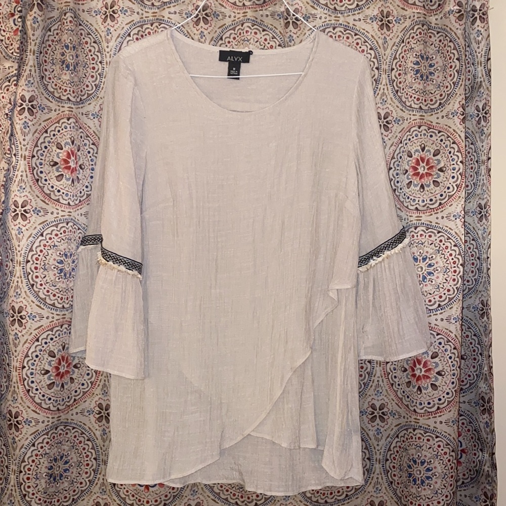 Cute light tan flowy shirt!
